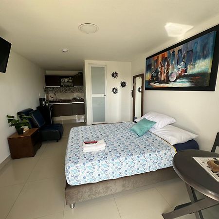 Sea Life Apartamentos En Via Principal Centro Y San Luis San Andrés 外观 照片