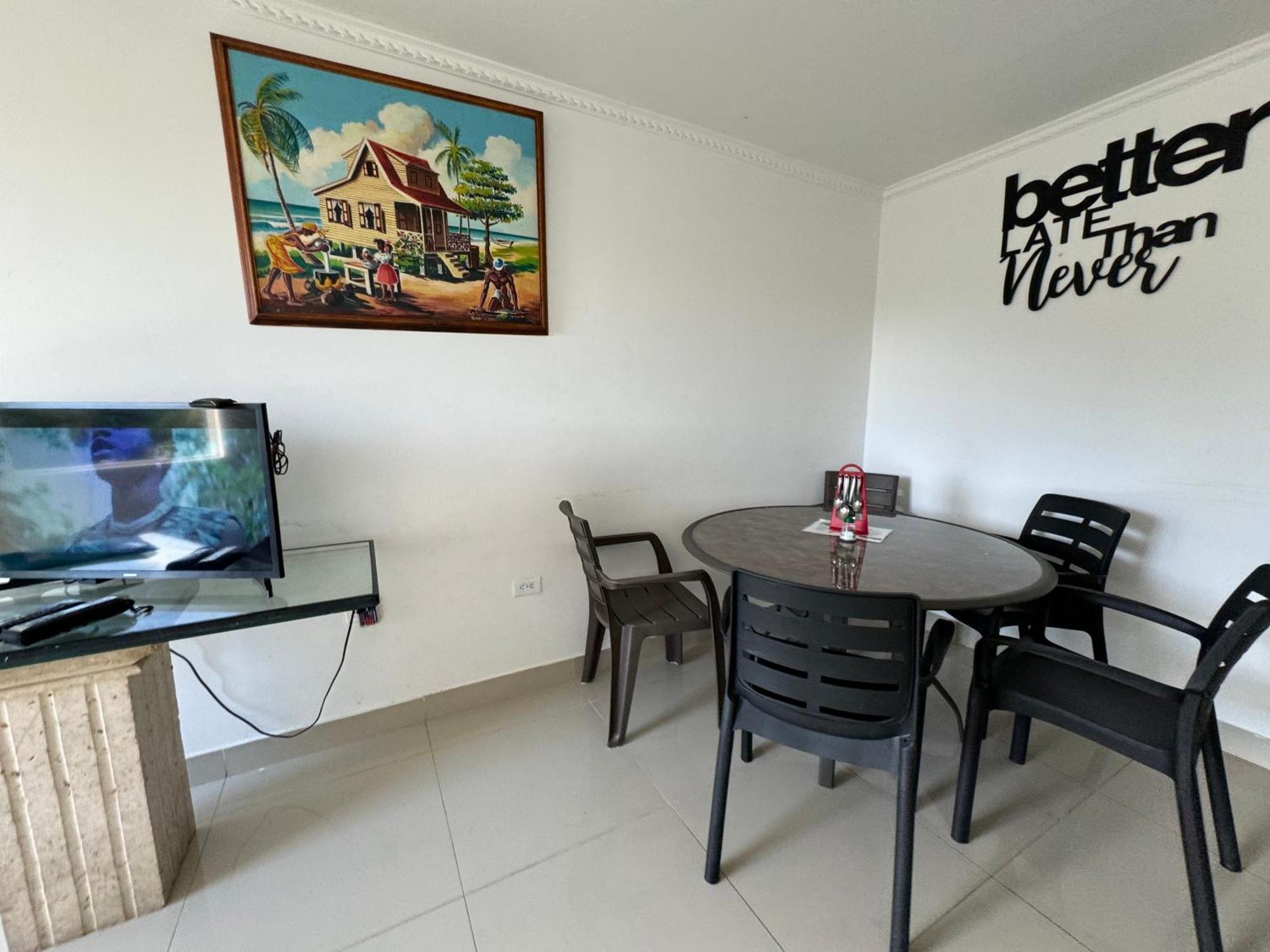 Sea Life Apartamentos En Via Principal Centro Y San Luis San Andrés 外观 照片
