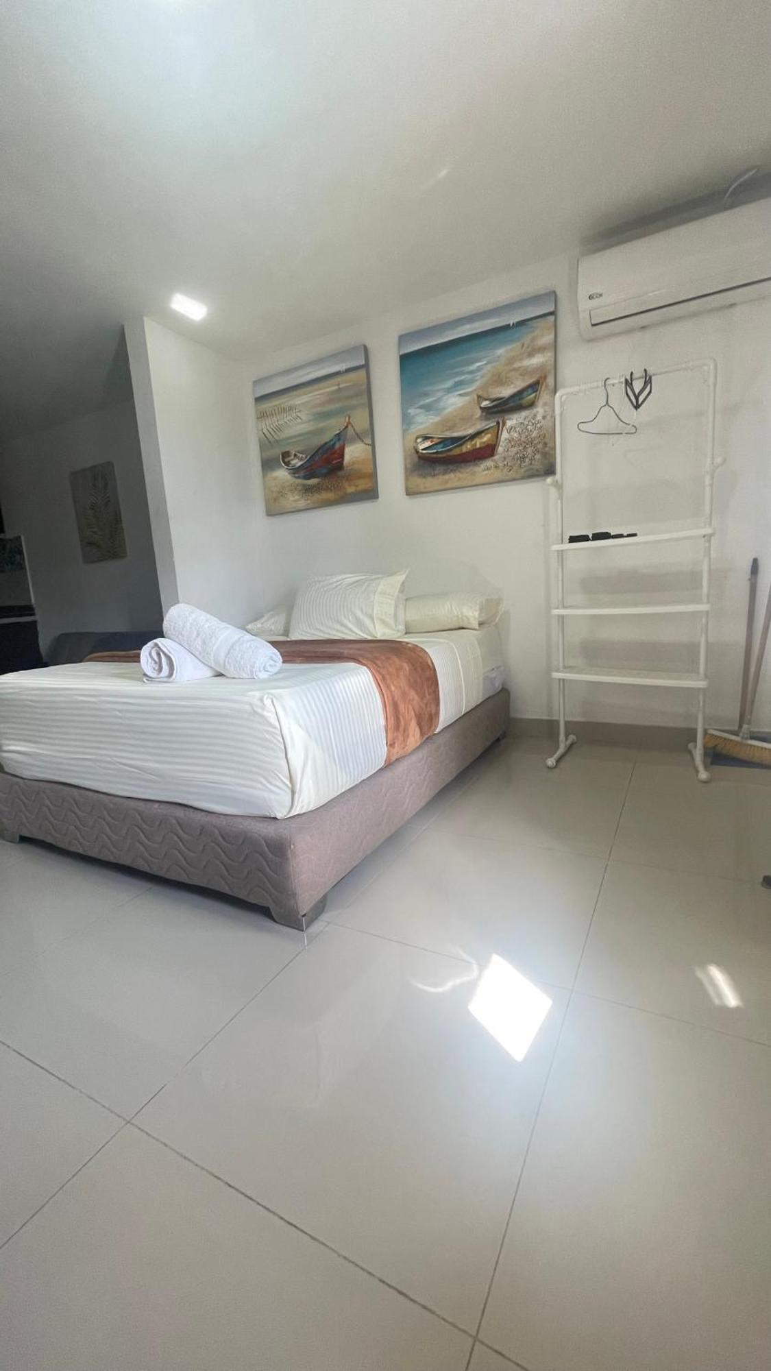 Sea Life Apartamentos En Via Principal Centro Y San Luis San Andrés 外观 照片