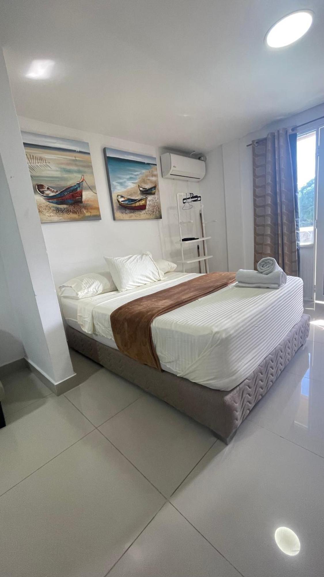Sea Life Apartamentos En Via Principal Centro Y San Luis San Andrés 外观 照片