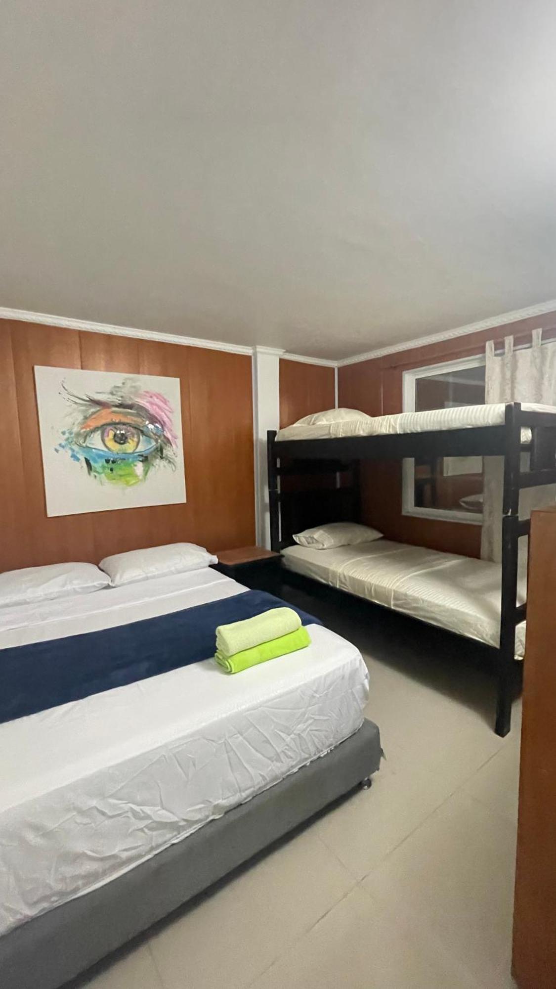 Sea Life Apartamentos En Via Principal Centro Y San Luis San Andrés 外观 照片