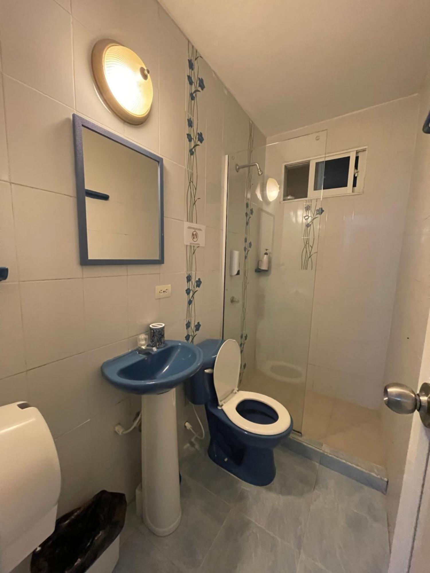 Sea Life Apartamentos En Via Principal Centro Y San Luis San Andrés 外观 照片
